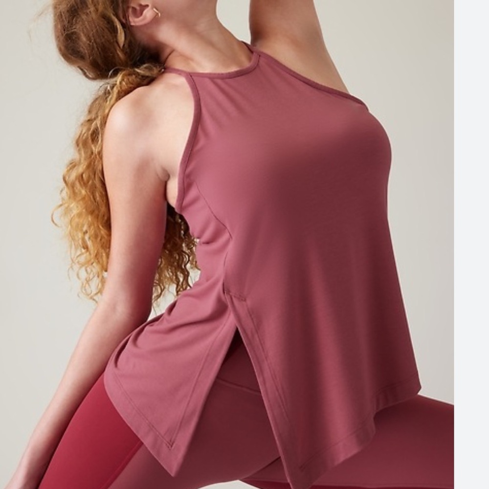 Athleta Essence Explore Tank